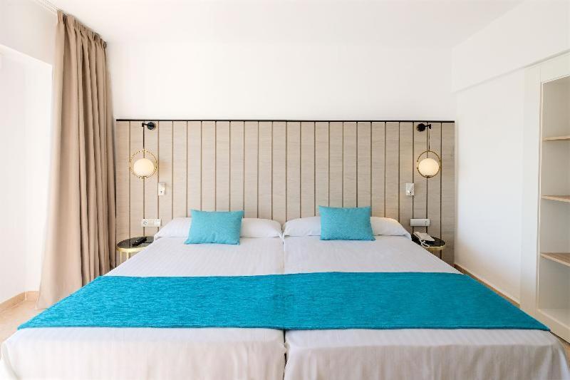 Azuline Bergantin 3*