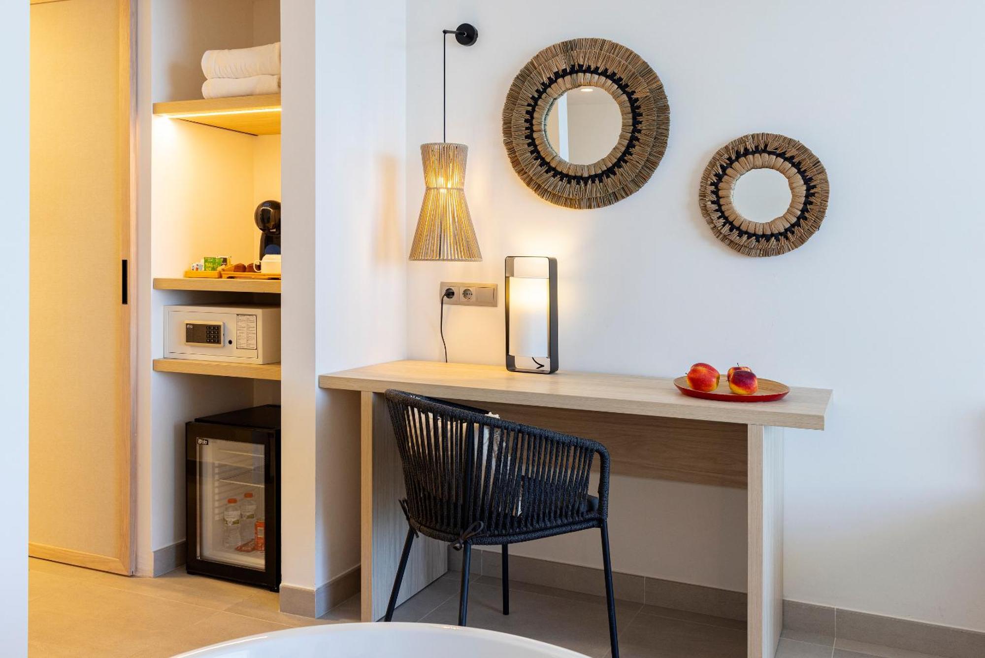 Invisa Club Cala Hotel 4*