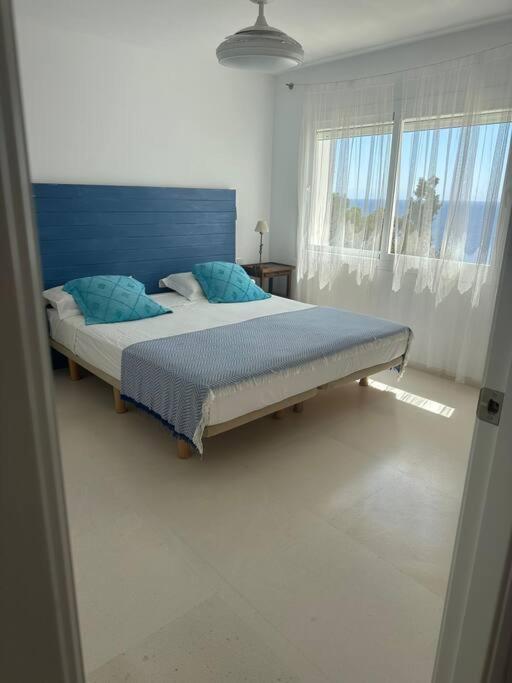 Villa De Lujo En Ibiza Roca Llisa