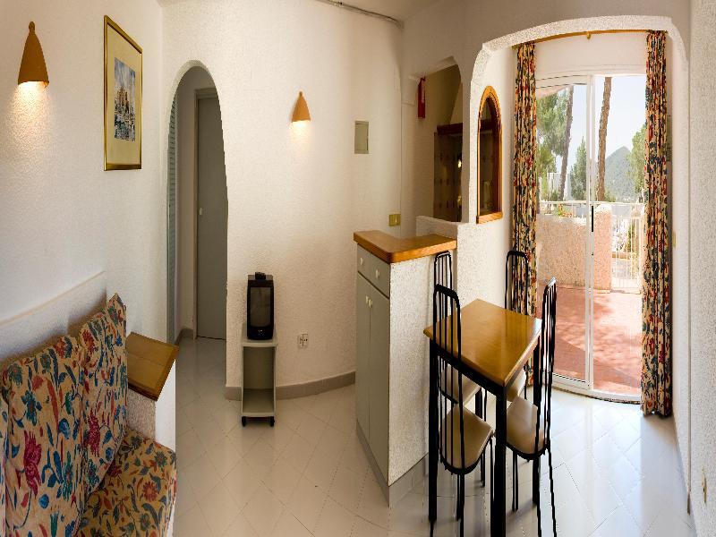 Globales Montemar Cala Llonga (Ibiza)