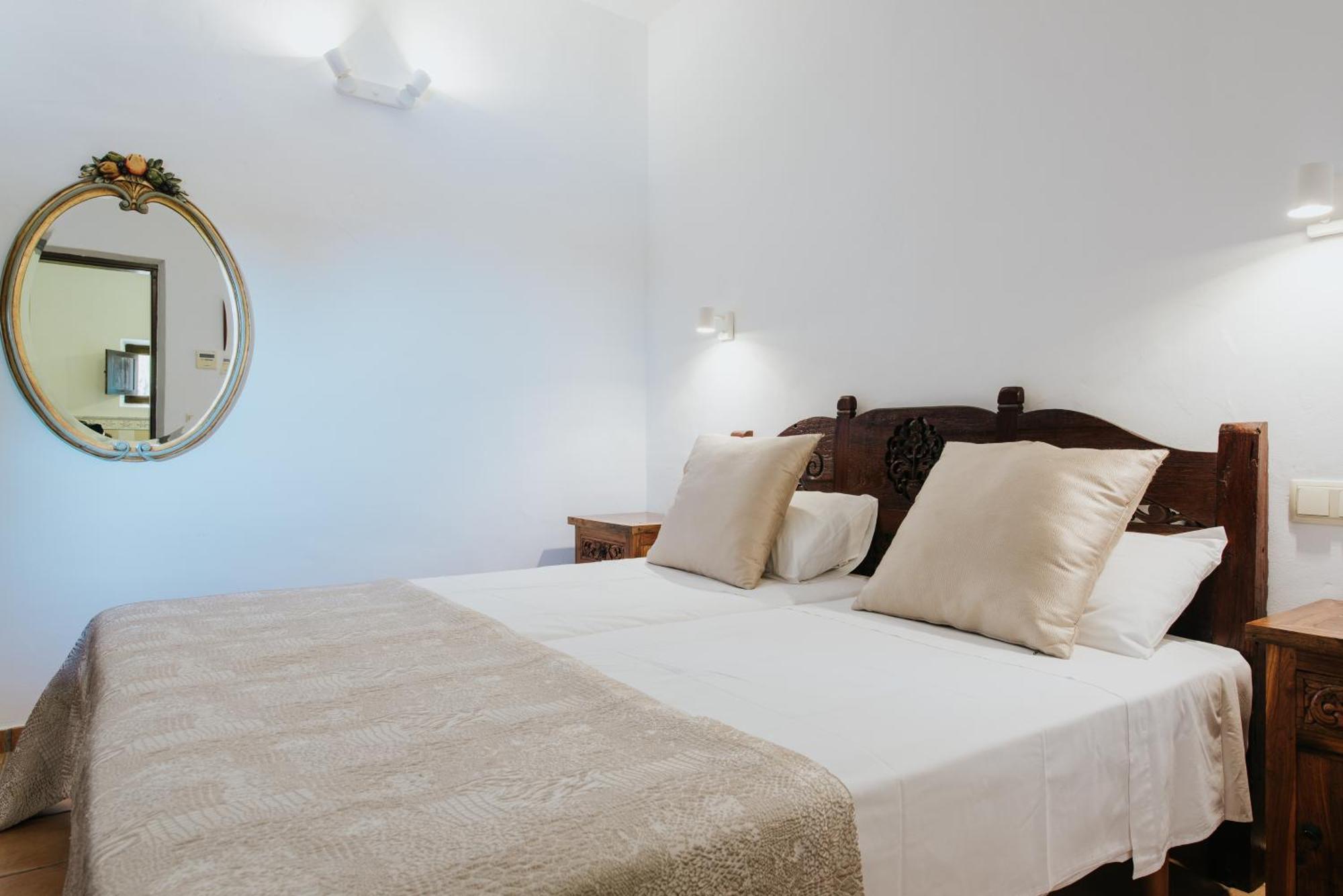 Bed & Breakfast & Paissa D'en Bernat Cala Tarida (Ibiza)