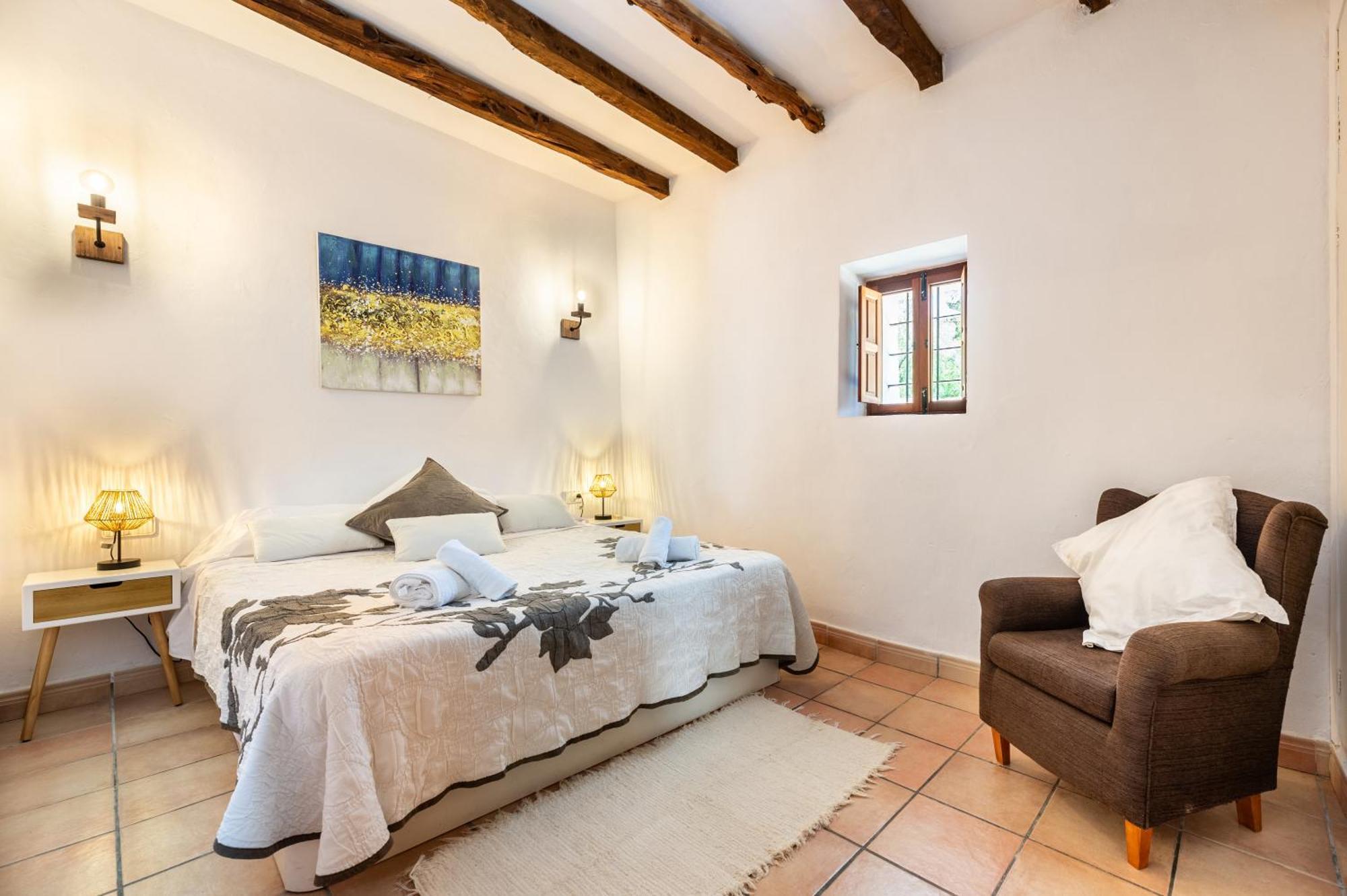 Cardona - Green&blue Ibiza Santa Agnes de Corona