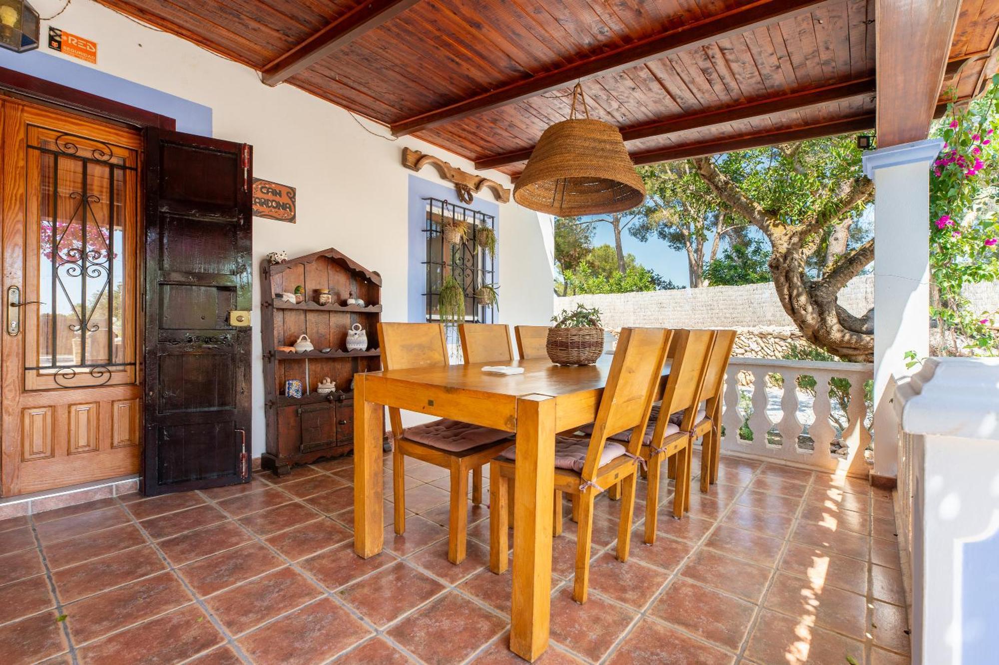 Cardona Villa Montecristo