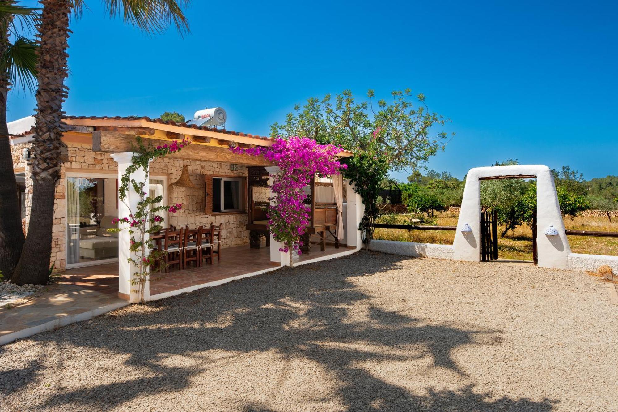 Cardona Villa Montecristo