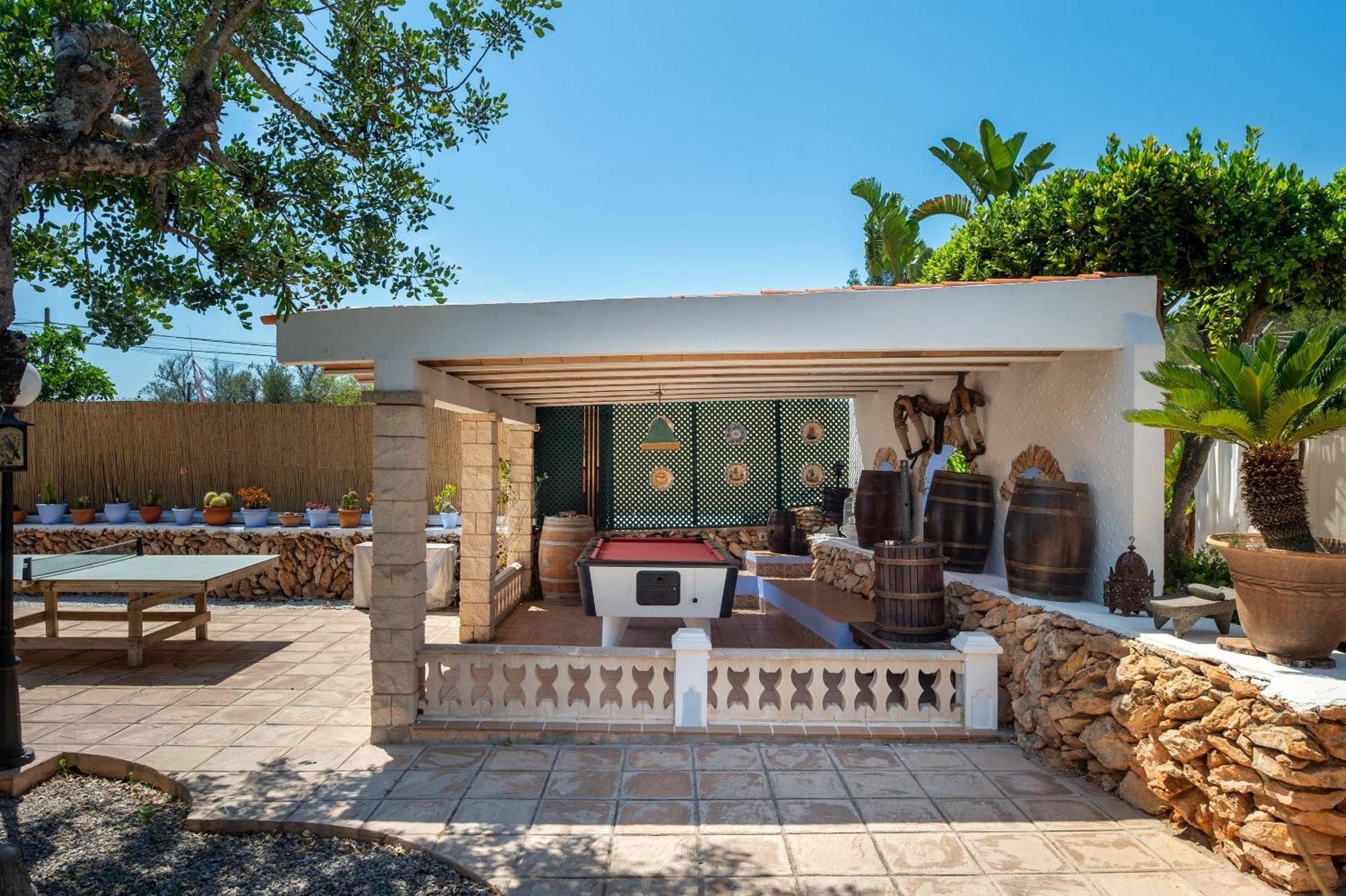 Cardona Villa Montecristo