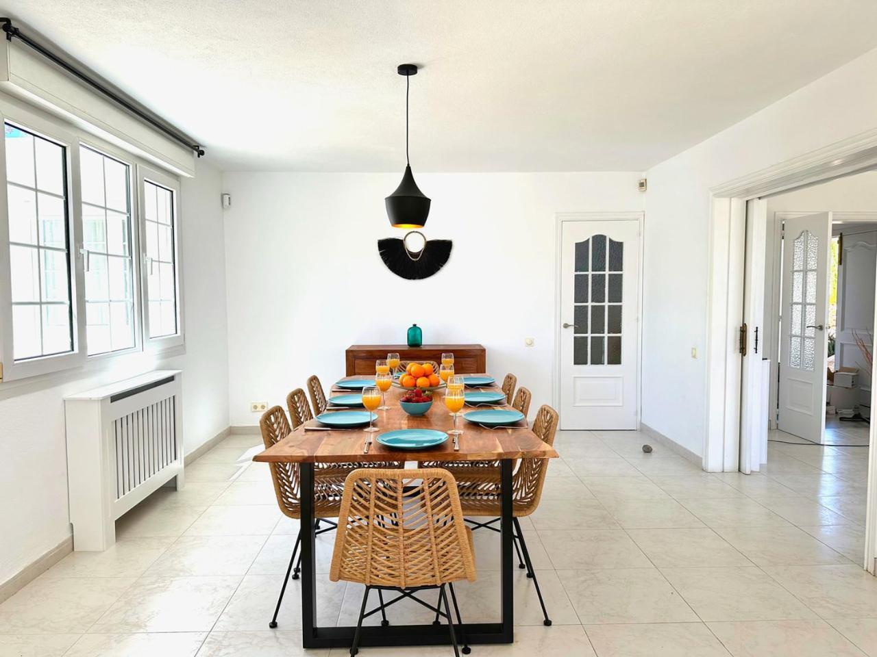 Villa In Playa Den Bossa, 5 Min Supermarketbbq Villa *