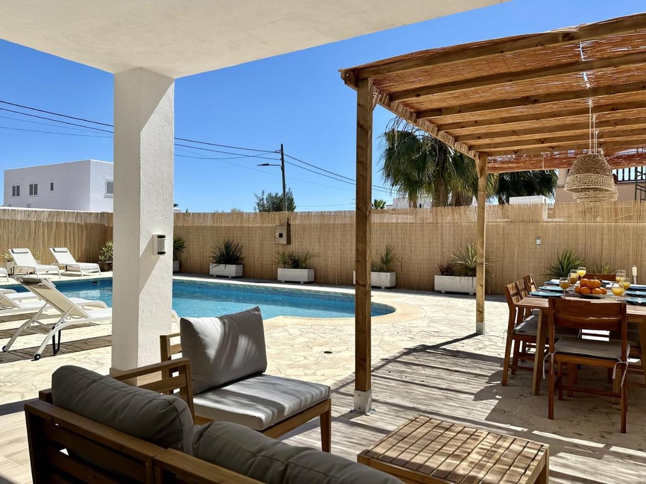 Villa In Playa Den Bossa, 5 Min Supermarketbbq Villa *