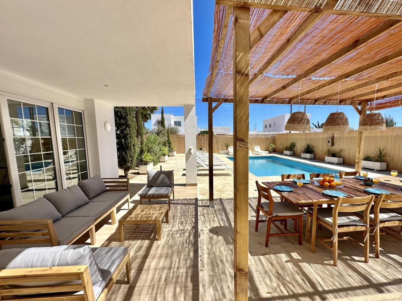 Villa In Playa Den Bossa, 5 Min Supermarketbbq Villa