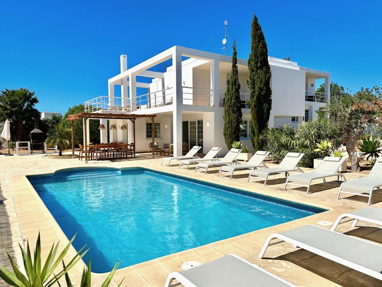 Villa In Playa Den Bossa, 5 Min Supermarketbbq * Sant Jordi de ses Salines