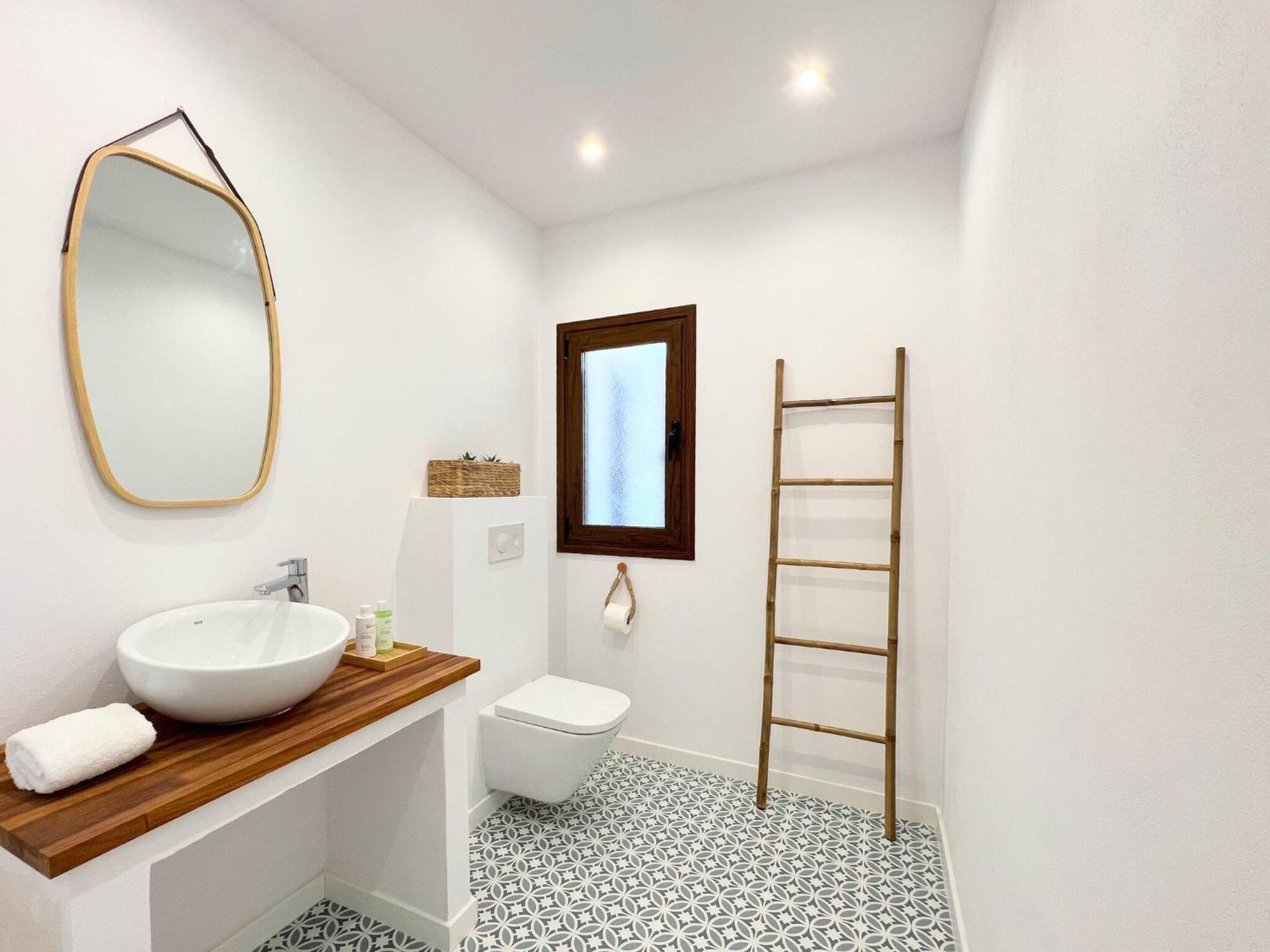 Villa Inibiza - *