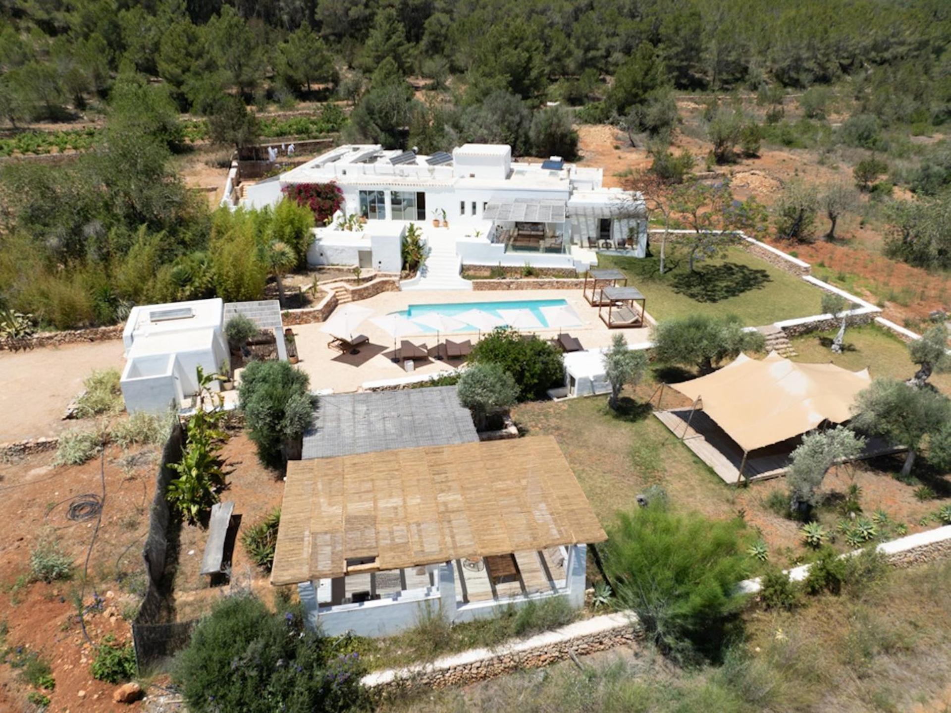Tunio , Santa Gertrudis *