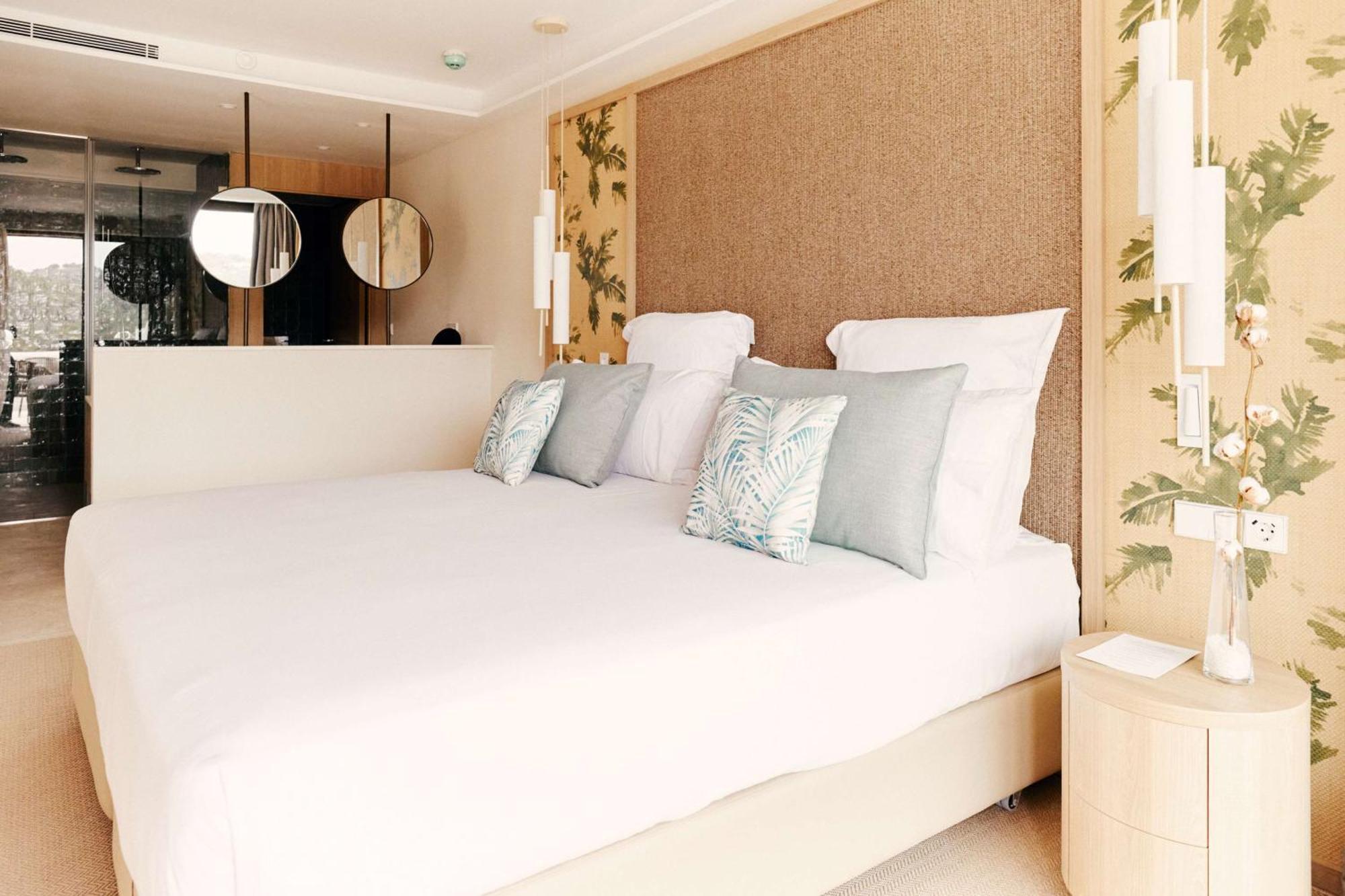 Cala San Miguel Ibiza, Curio Collection By Hilton, Adults Only