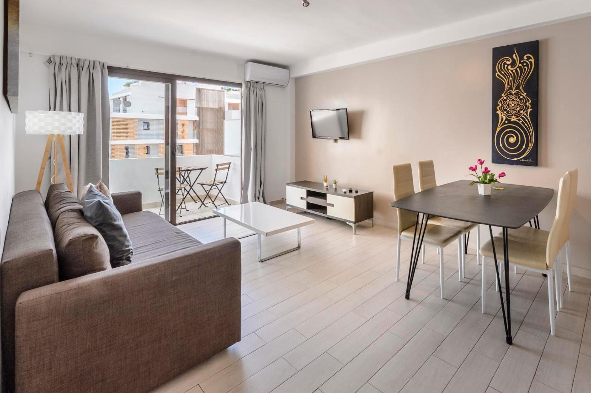 Esmeralda Apartment