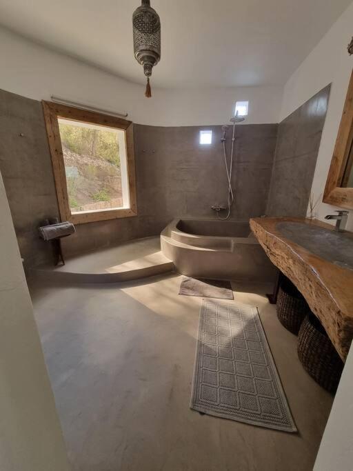 Schitterende Met Zwembad, Heerlijk Rustig Villa Sant Llorenç de Balàfia