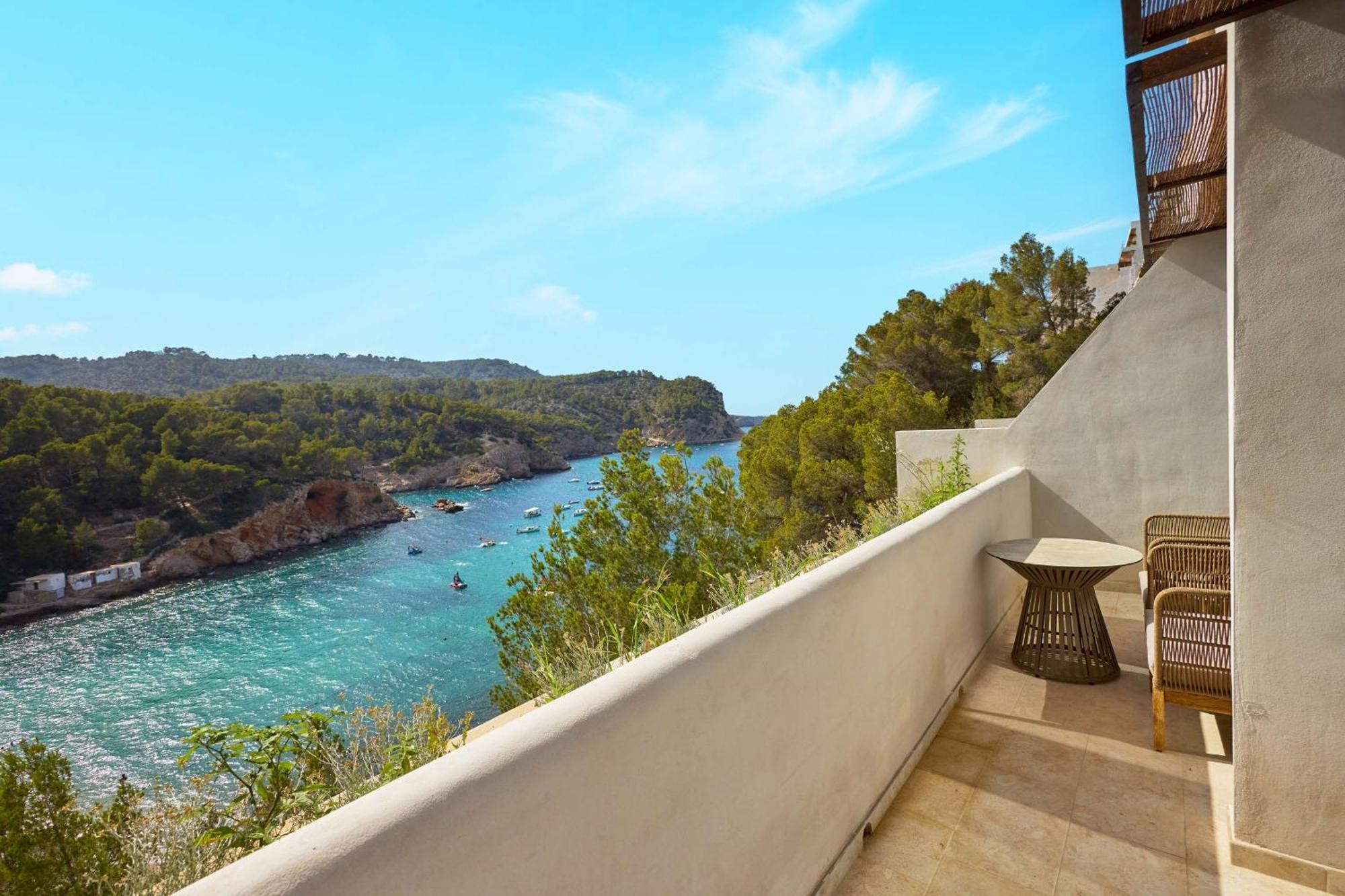 Cala San Miguel Ibiza, Curio Collection By Hilton, Adults Only 5* Port de Sant Miguel