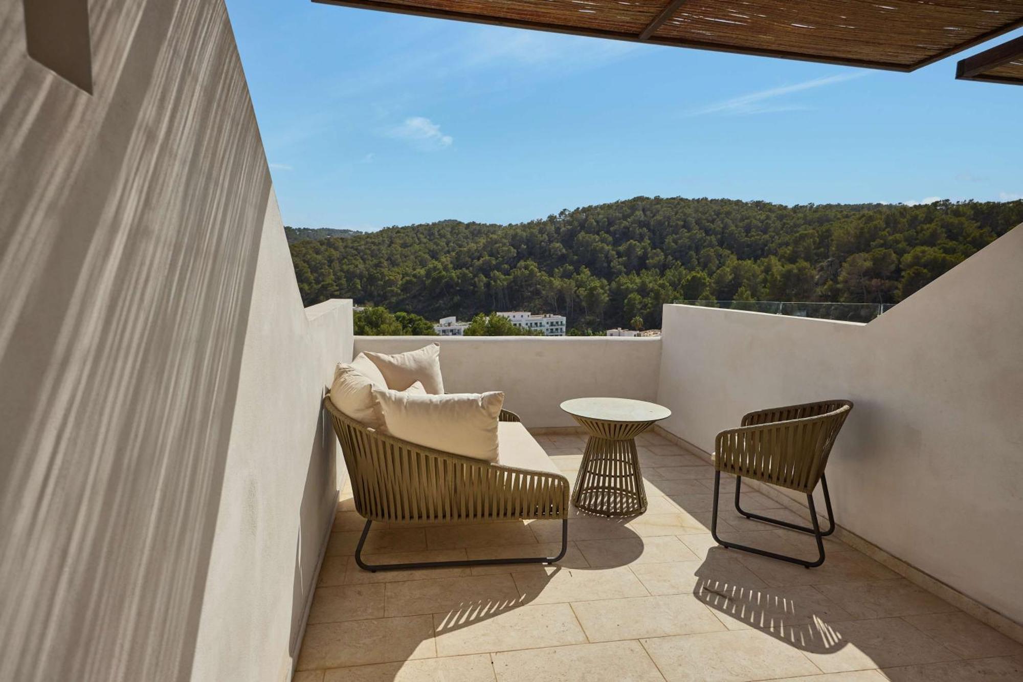 Cala San Miguel Ibiza, Curio Collection By Hilton, Adults Only 5*