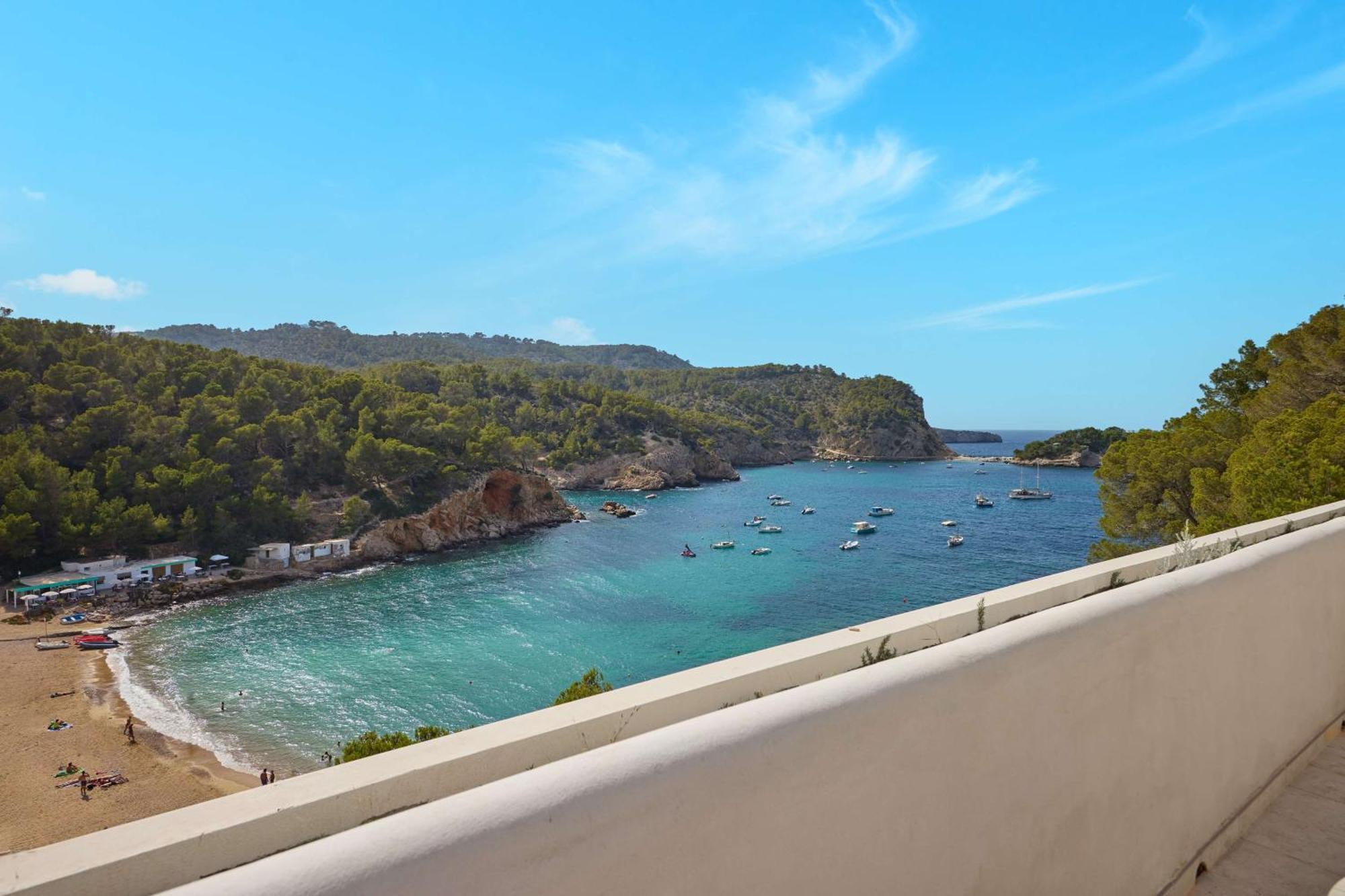 Cala San Miguel Ibiza, Curio Collection By Hilton, Adults Only 5* Port de Sant Miguel