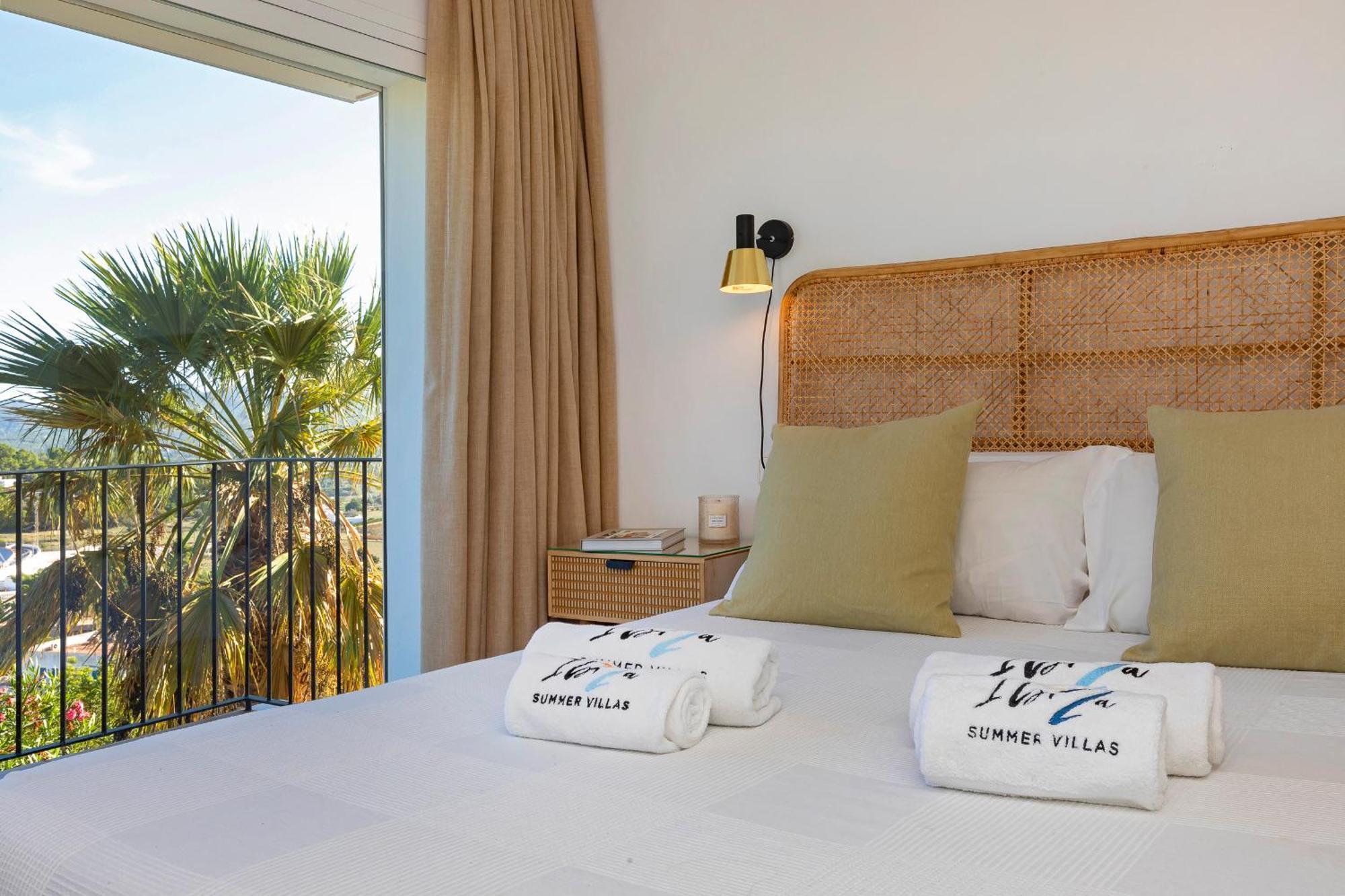 Near San Antonio Sleeps 11 San Antonio (Ibiza)