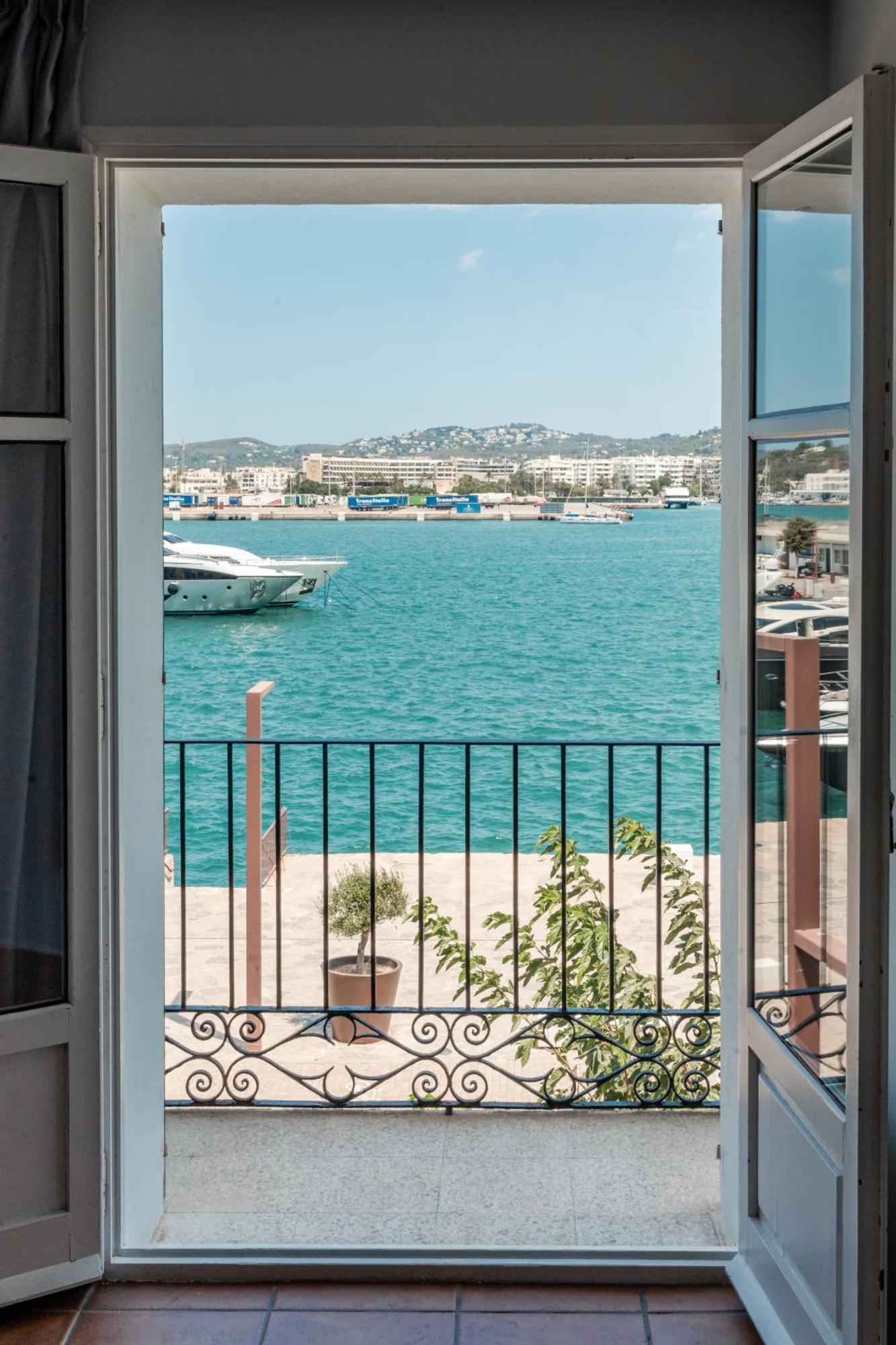 Ryans La Marina (adults Only) 3*