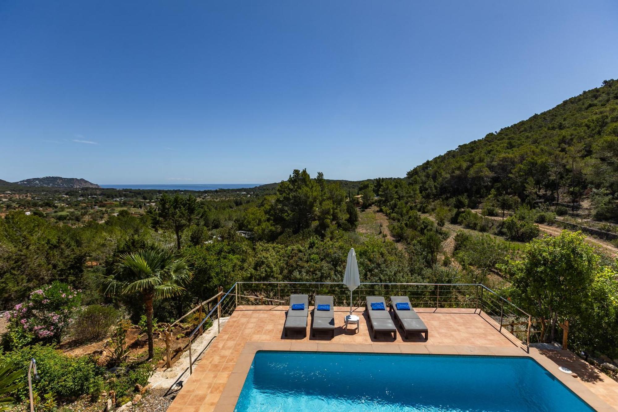 Villa Charming With Pool, Toni Mateu.