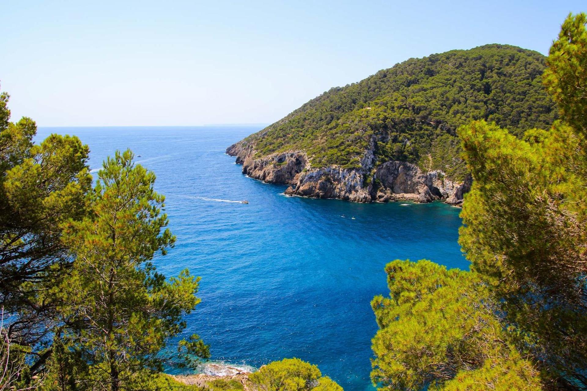 7 Bedroom With Pool - 5mins Walk To Cala Llonga - Ramon