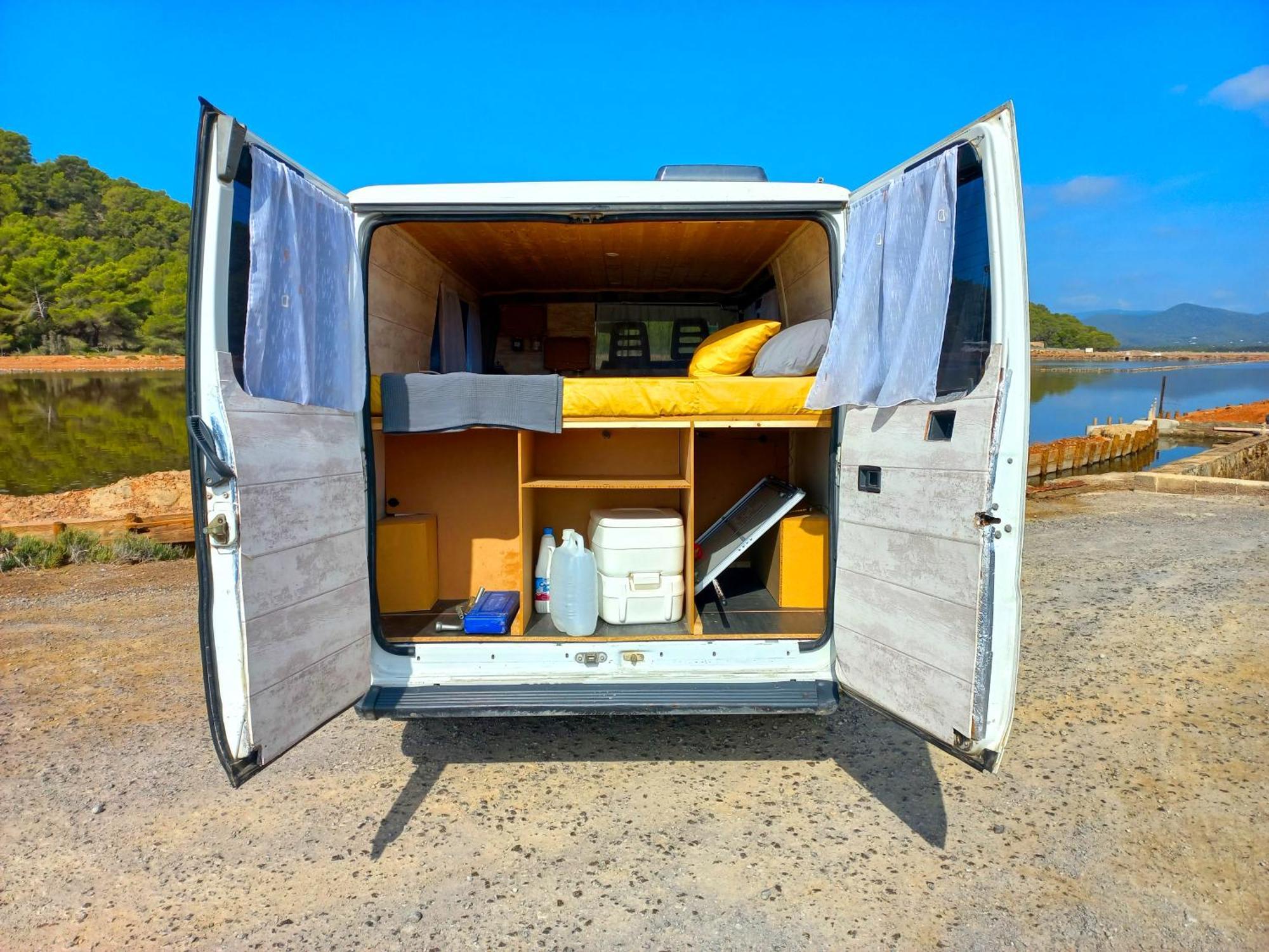 Acampamento Camper Van Ibiza 1 *