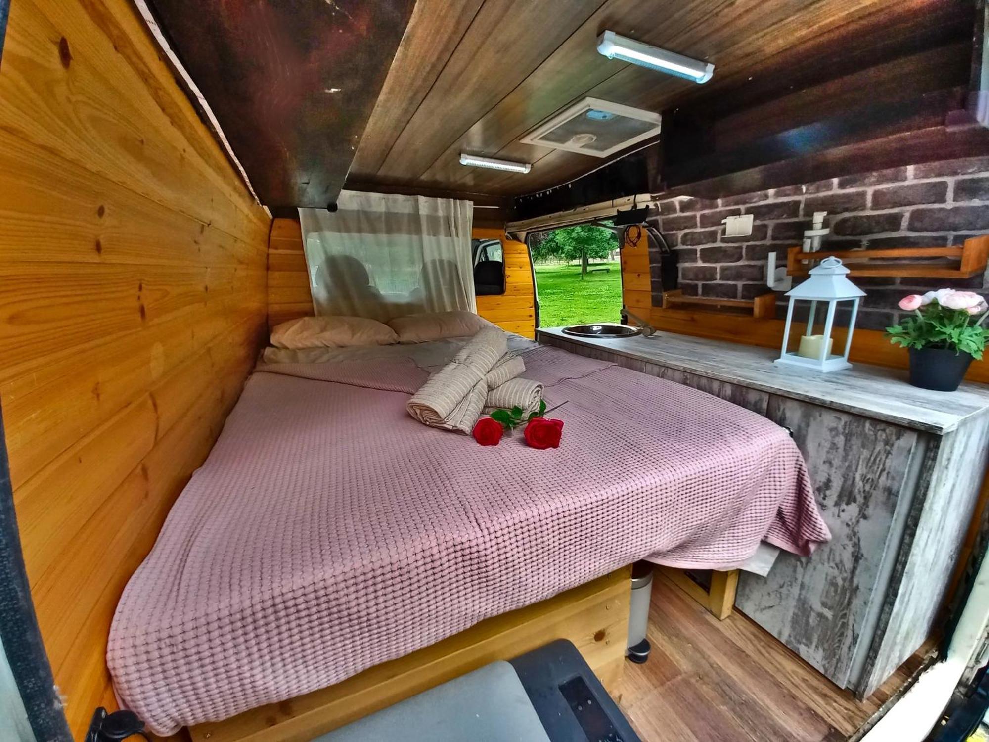 Acampamento Camper Van Ibiza 1 *