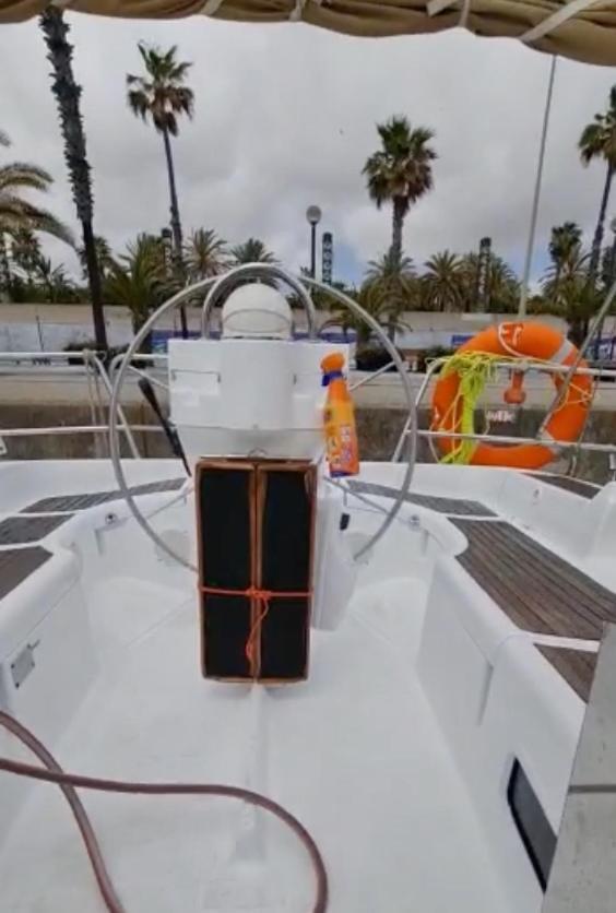 Botel Catamaran Y Velero I Centro De Ibiza-stad
