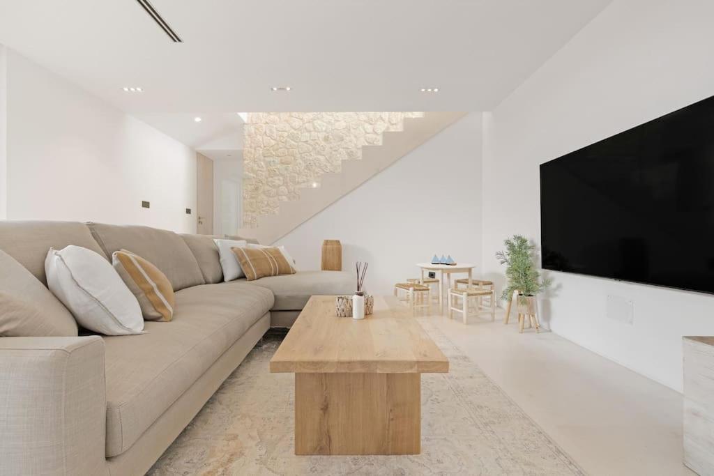 Exclusive Luxury With Stunning Sea Views Villa Cala Comte