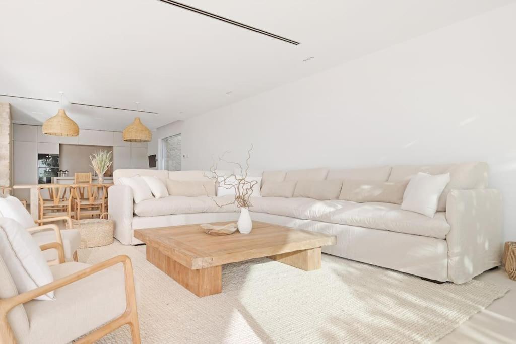Exclusive Luxury With Stunning Sea Views Villa Cala Comte