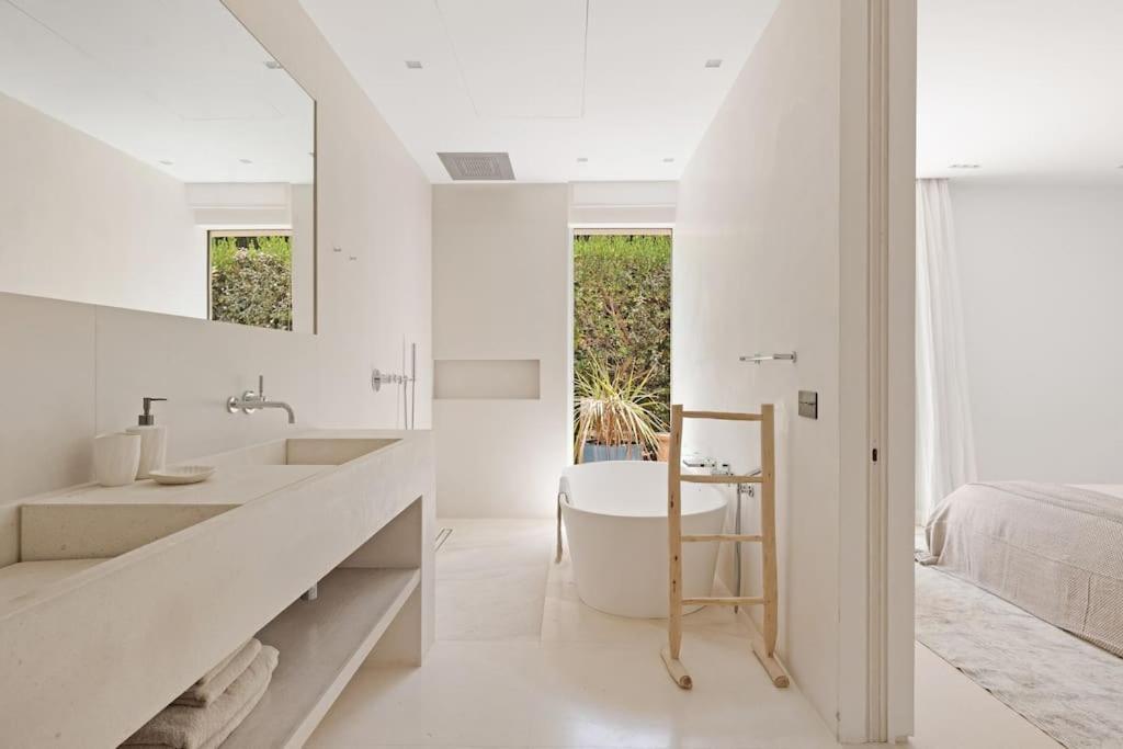 Exclusive Luxury With Stunning Sea Views Villa Cala Comte
