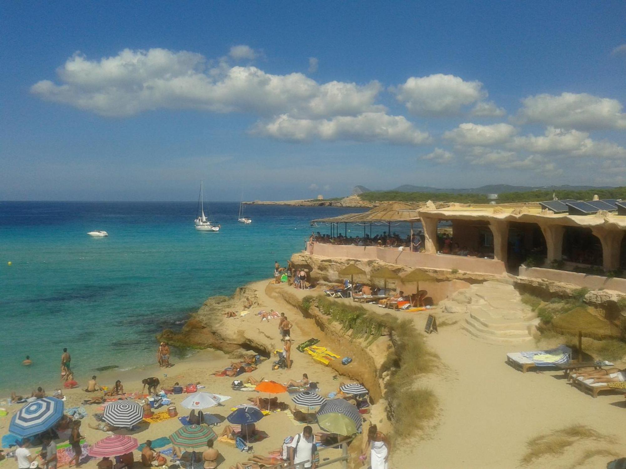 Botel Centro Catamaranes Y Velero Ibiza Town