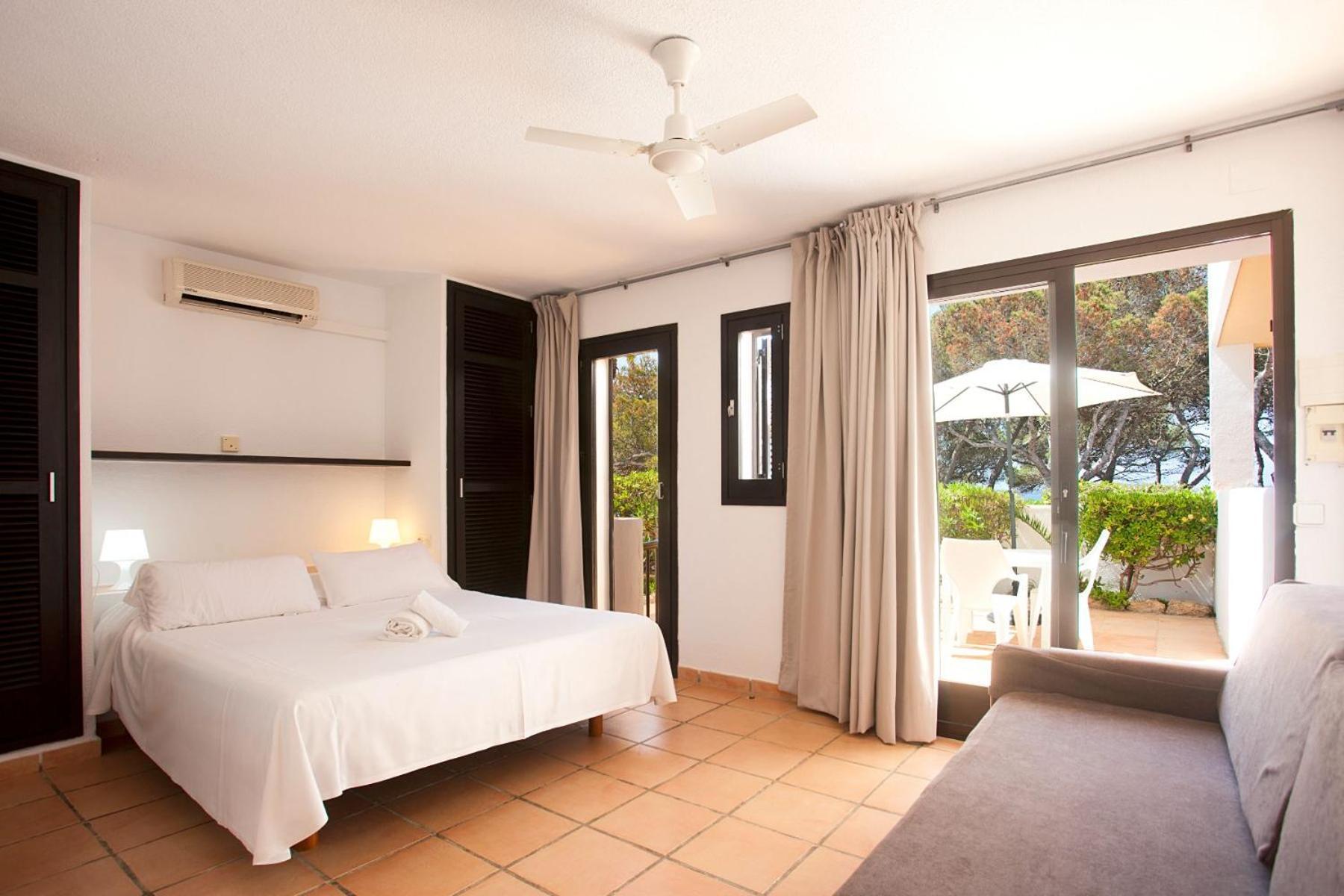 Club Cala Azul Hotel