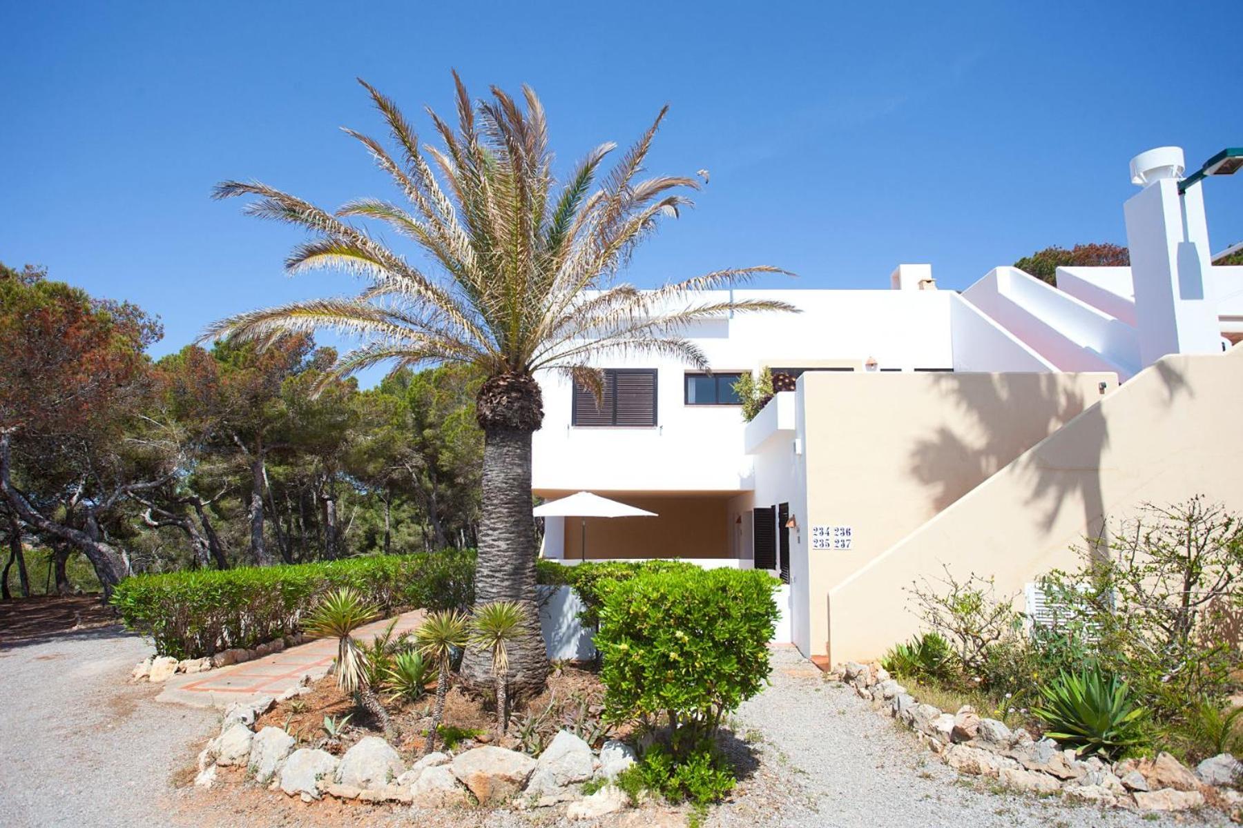 Hotel Club Cala Azul 3*