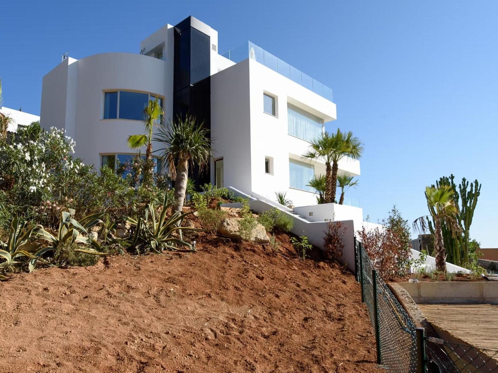 Charming In Delightful Gateway Villa *