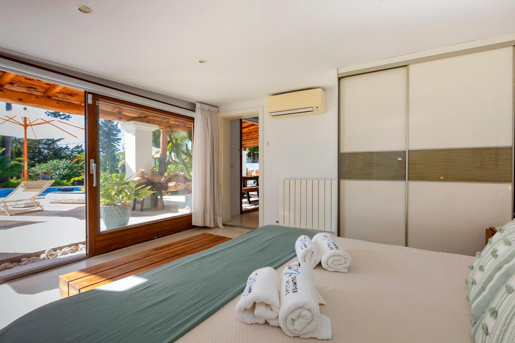 Near Ibiza Town Sleeps 11 To 13 Guests Villa Can Furnet
