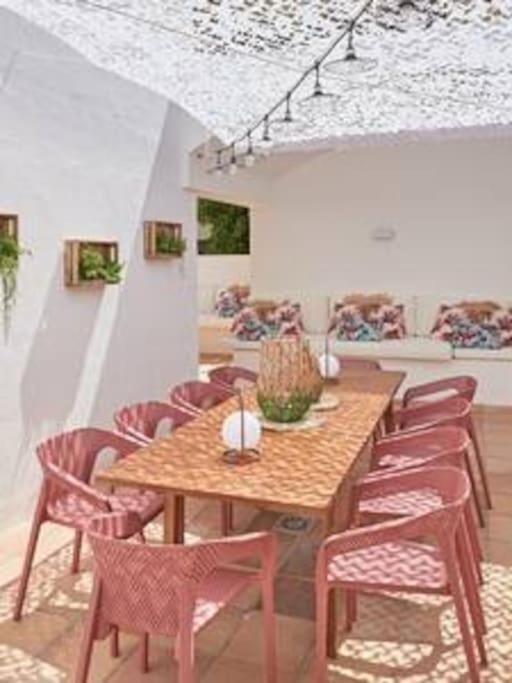 Walk To Ushuaia, Hi & The Beach! - 6Br Villa - Charming Patio & Private Pool Ibiza Town