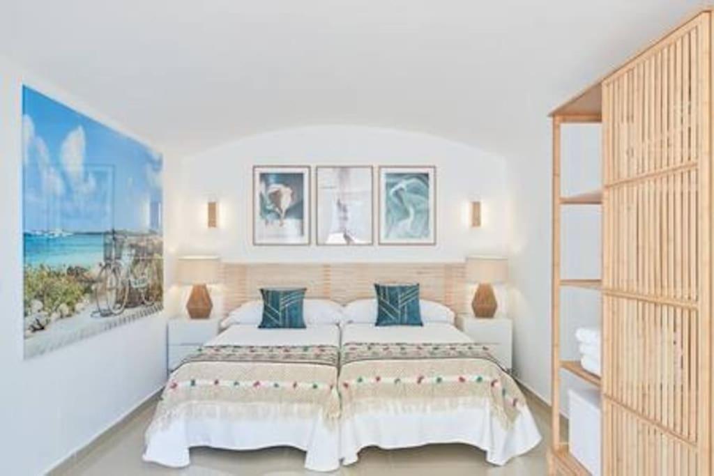 Walk To Ushuaia, Hi & The Beach! - 6Br Villa - Charming Patio & Private Pool Villa