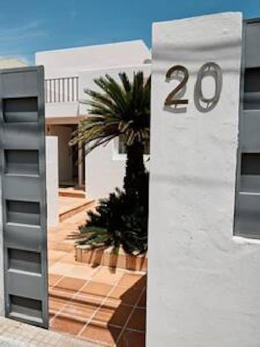 Villa Walk To Ushuaia, Hi & The Beach! - 6Br Villa - Charming Patio & Private Pool *