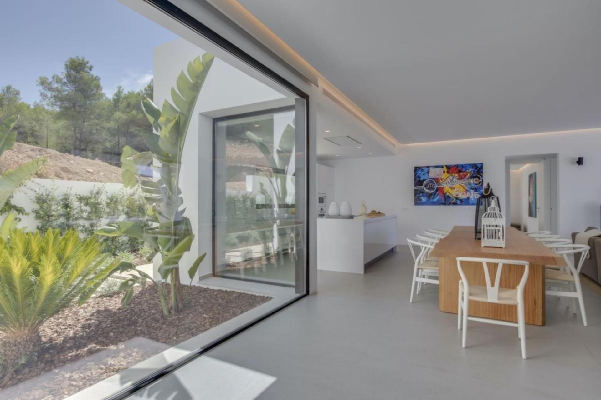 Villa Cap Martinet Modern Top