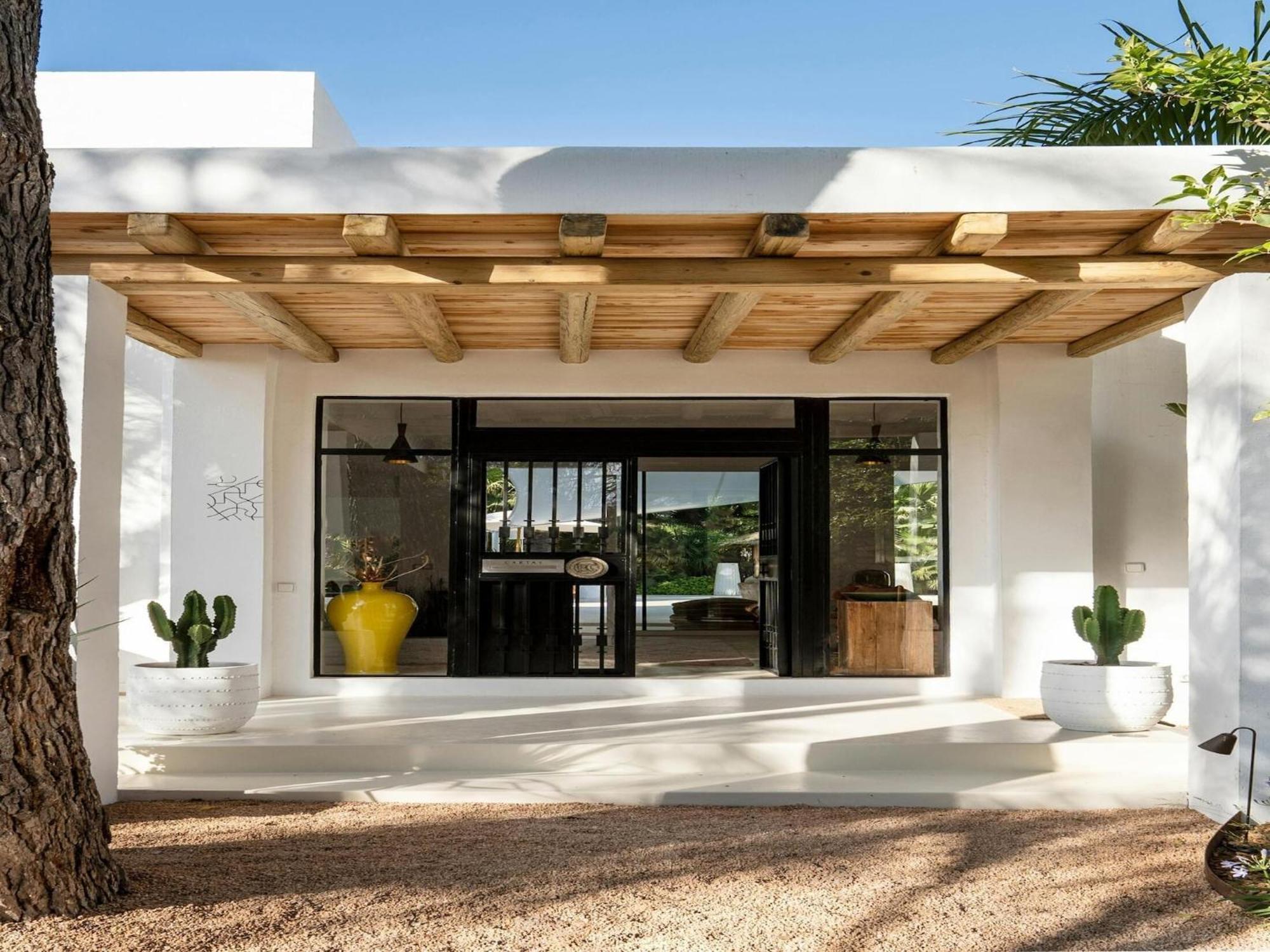 Lavish Near Villa Cala Llonga (Ibiza)