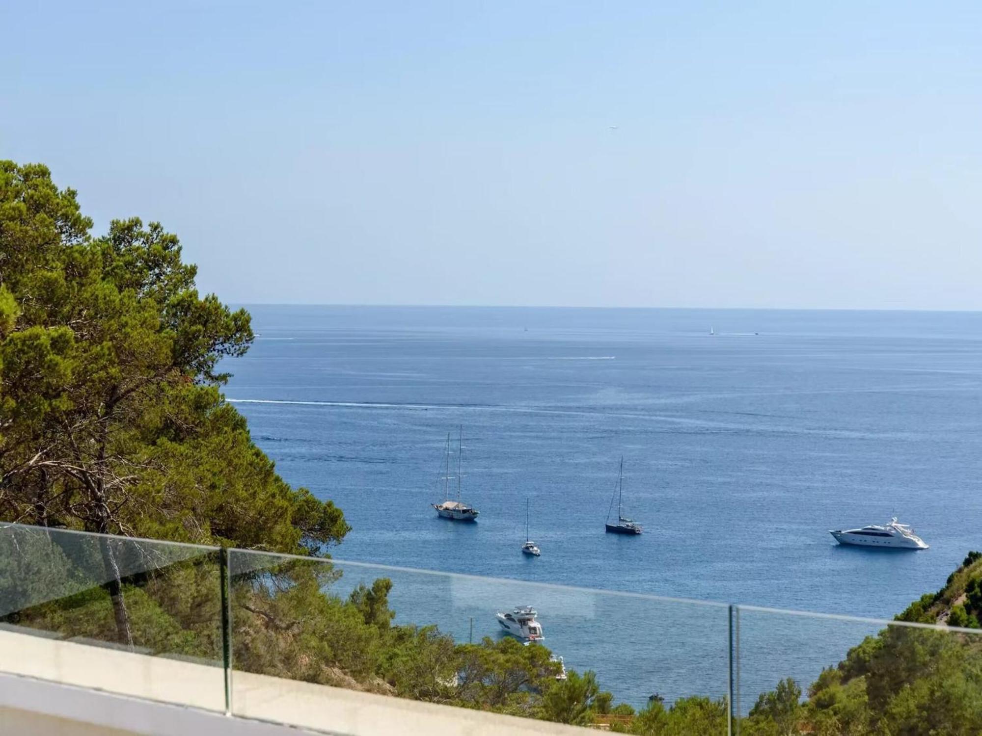 Villa Stylish With Infinity Pool *