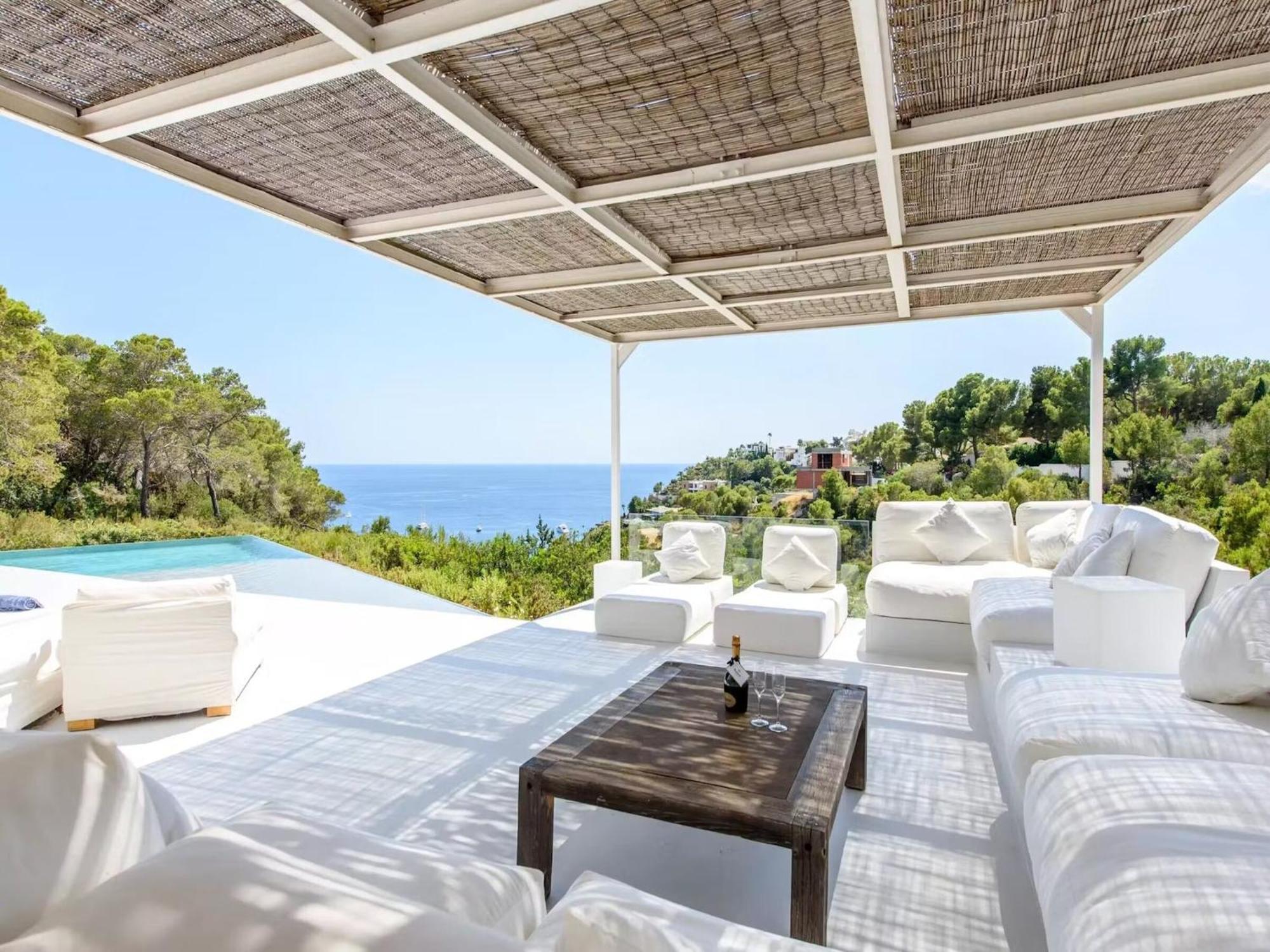Villa Stylish With Infinity Pool Sant Josep de sa Talaia