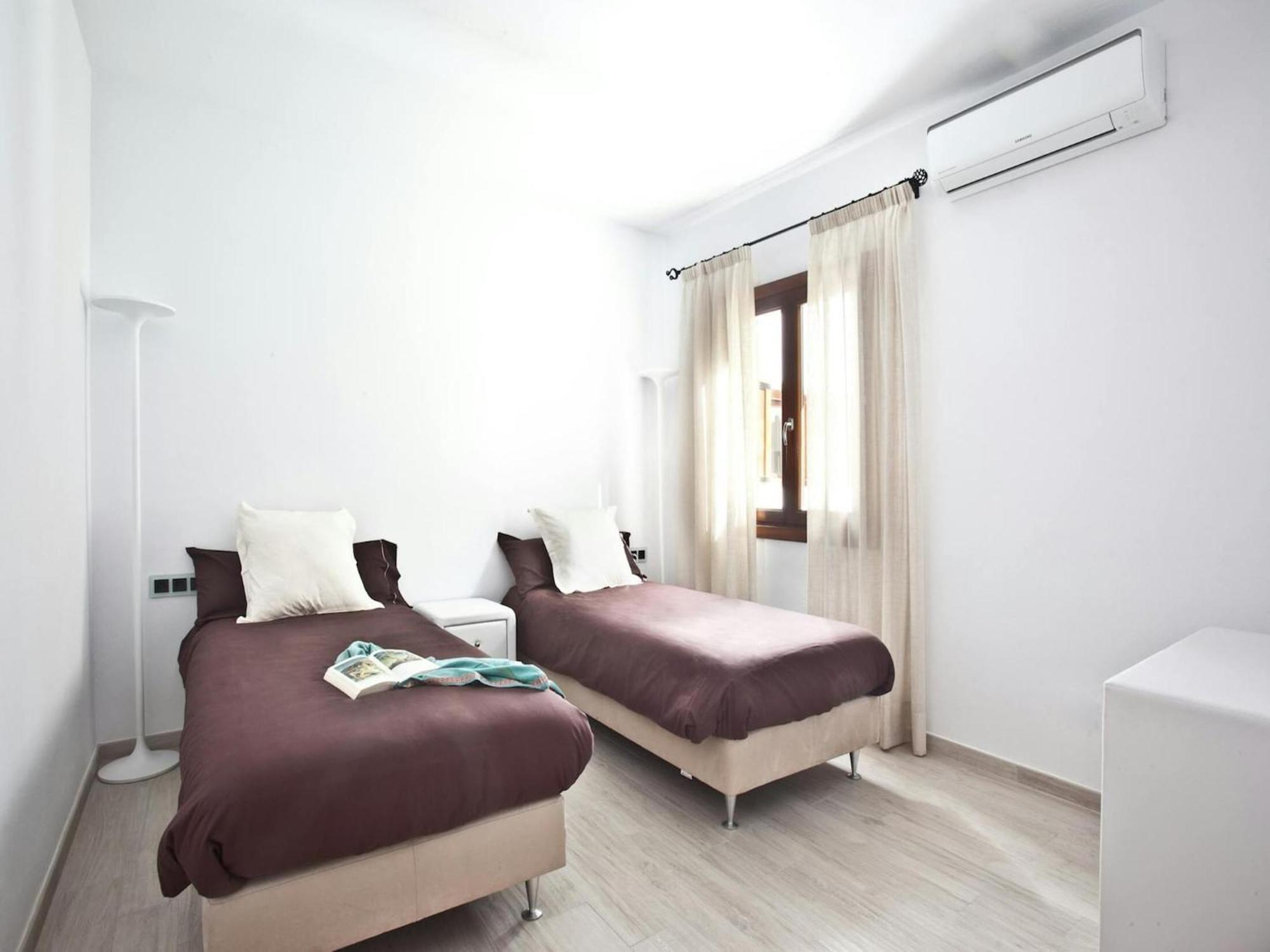 Beachfront With Saltwater Pool Vakantiehuis *