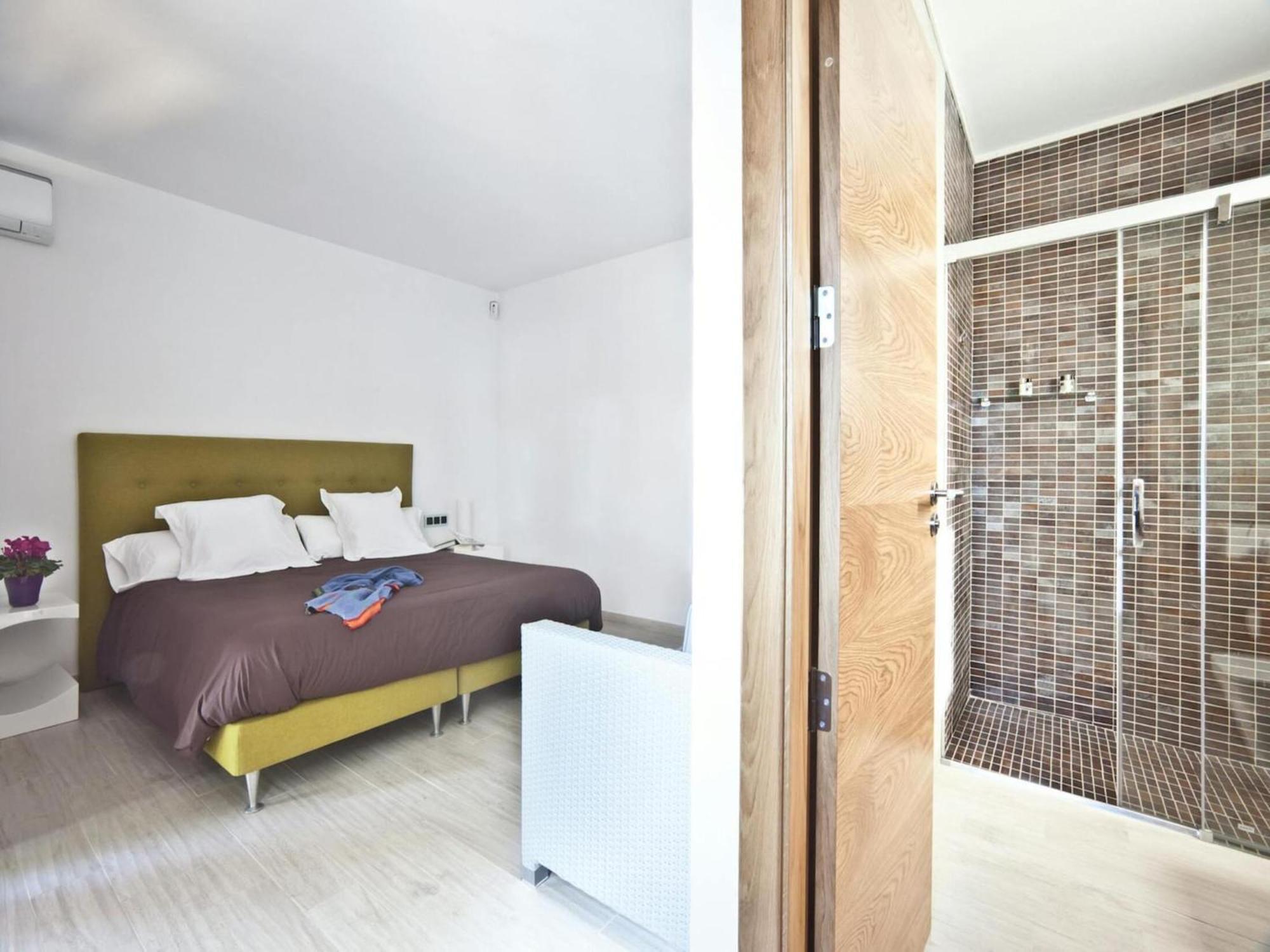 Beachfront With Saltwater Pool Vakantiehuis *