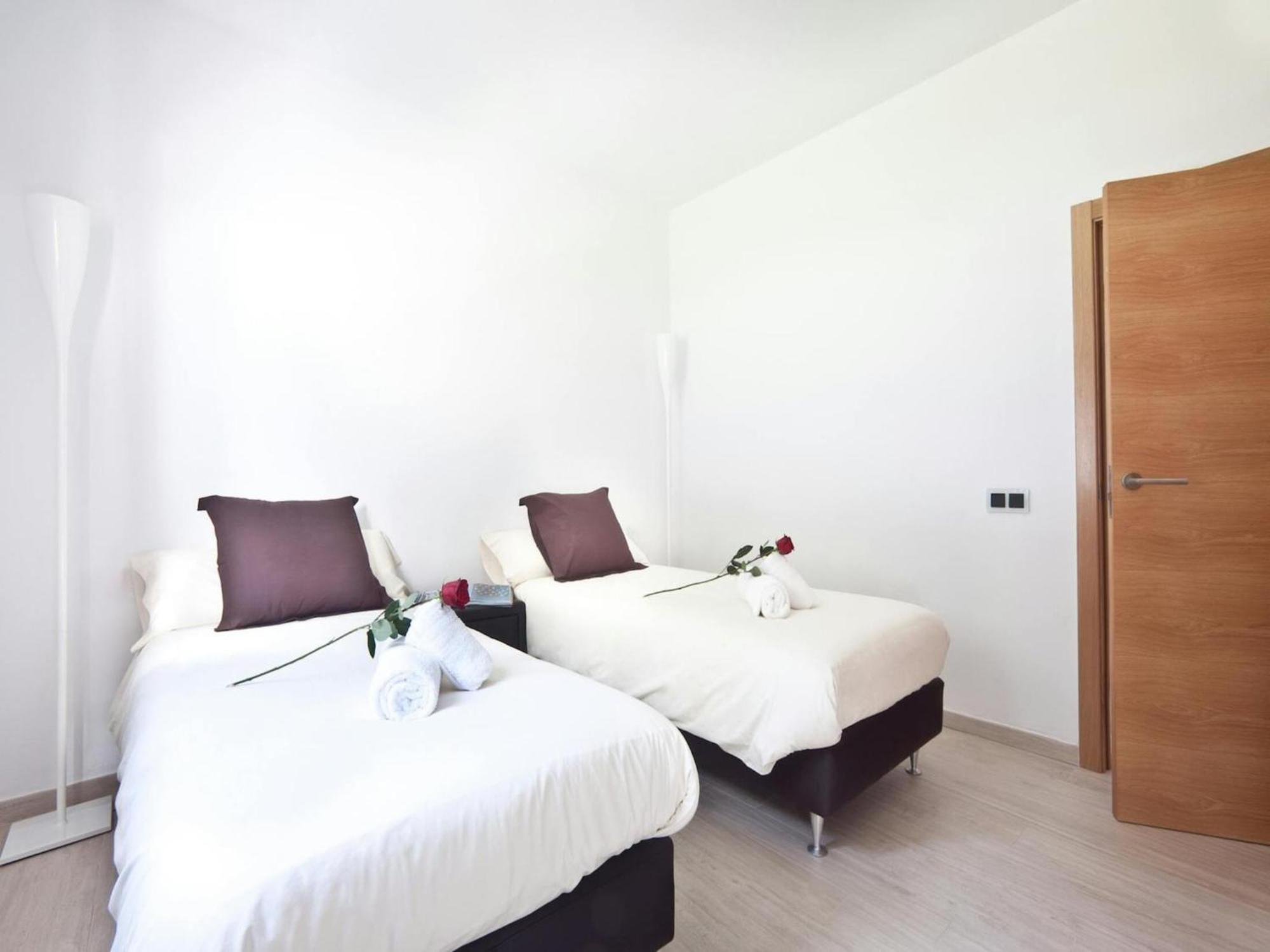Vakantiehuis Beachfront With Saltwater Pool *