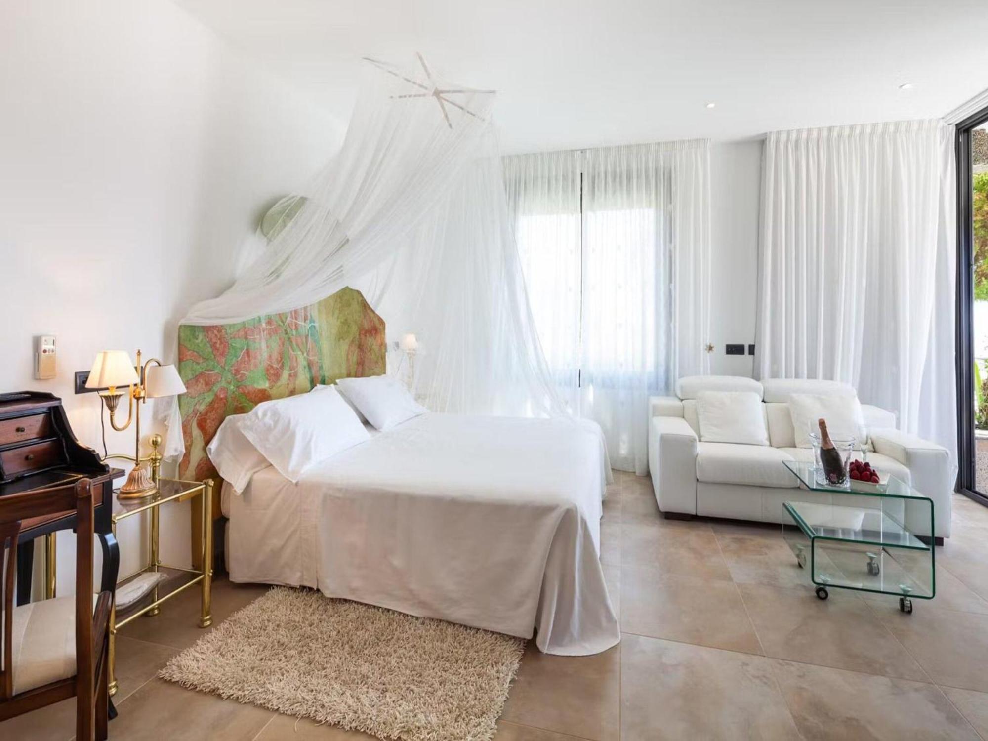 With Direct Sea Access * Talamanca (Ibiza)