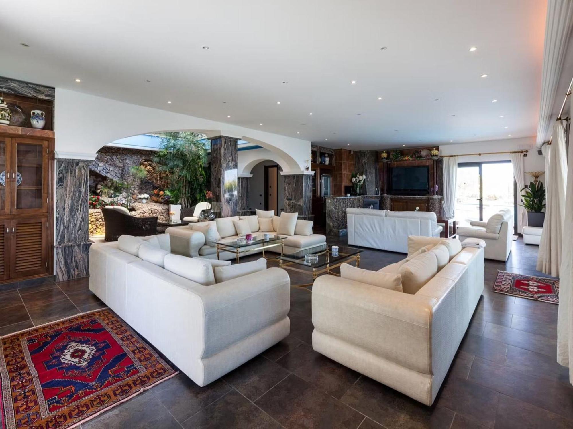 Villa With Direct Sea Access *