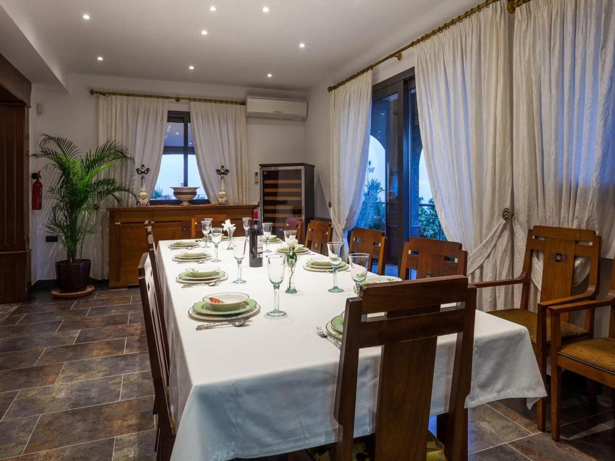 With Direct Sea Access Villa