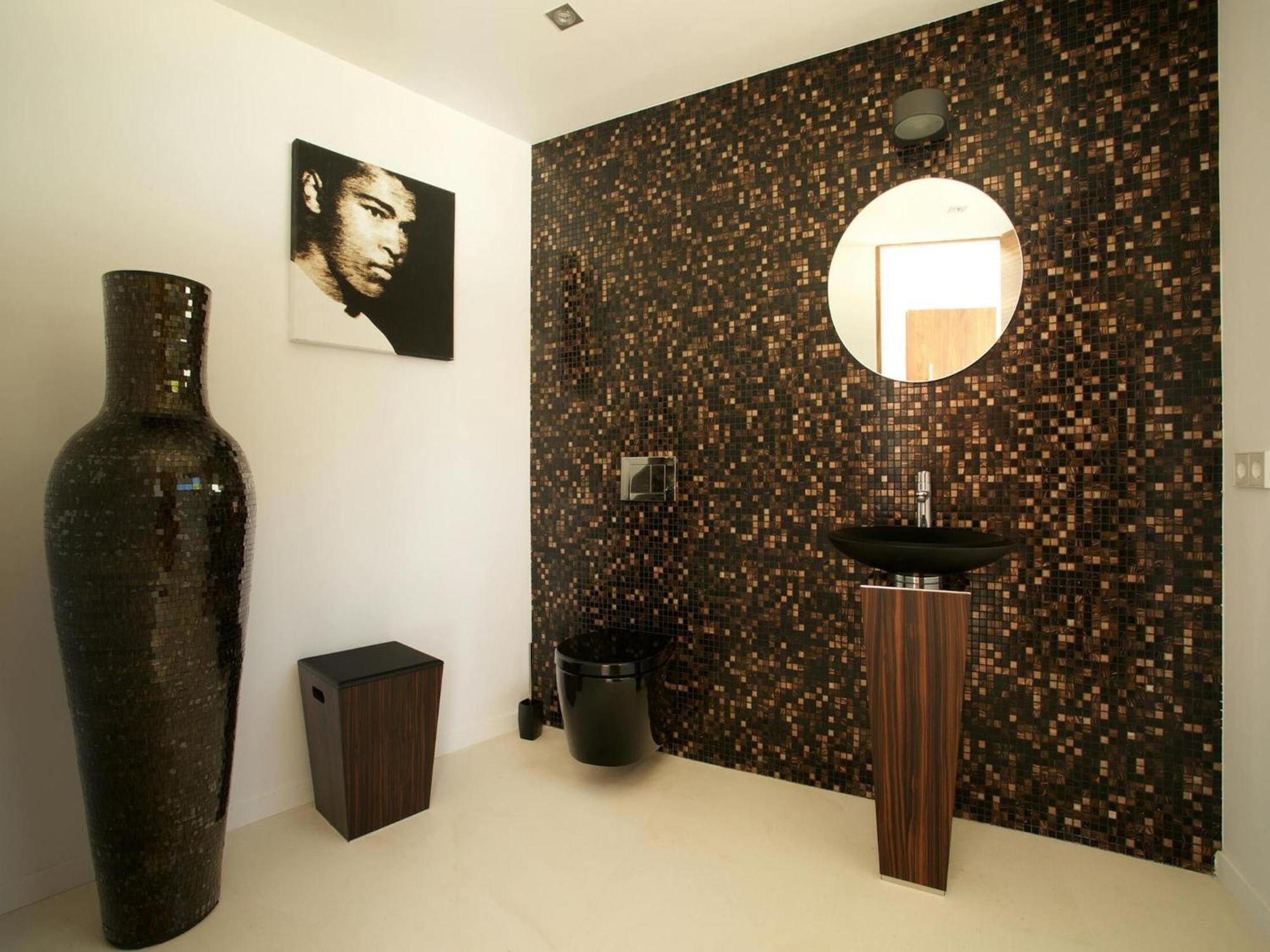 Modern With Vast Terracing *